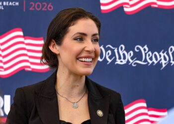Bipartisan Push Would Cap Federal Scholar Mortgage Curiosity at 2%