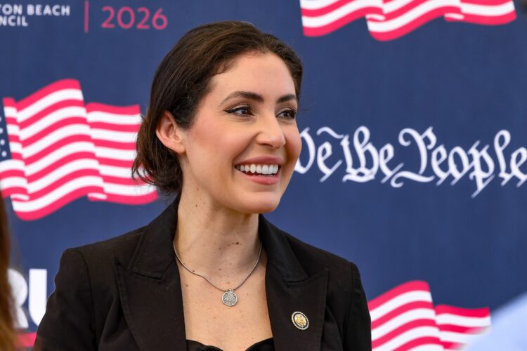 Bipartisan Push Would Cap Federal Scholar Mortgage Curiosity at 2%