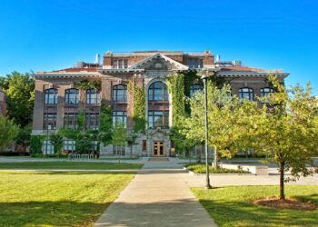 Syracuse College Admits First Funds Deficit in Years After Lacking 2026 Enrollment