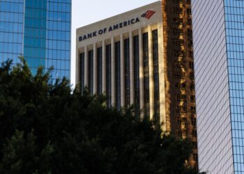 Capital Group buys Bunker Hill skyscraper