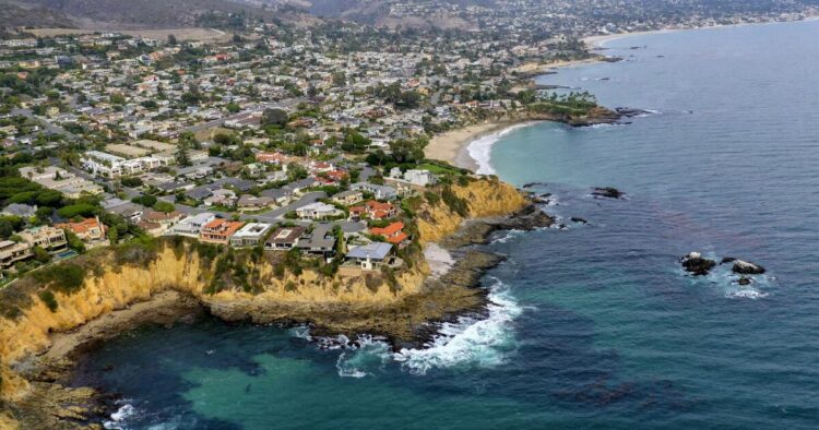 Laguna Seaside mansion sells for $110 million, a brand new O.C. value file