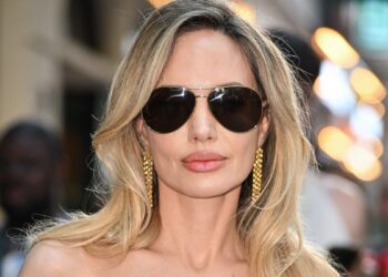 Angelina Jolie Can Lastly Stop L.A.—however She Nonetheless Has $30 Million Mansion To Promote
