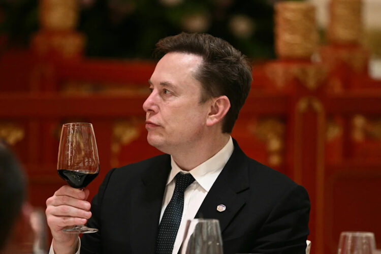 Elon Musk SEC settlement raises ‘pink flags,’ choose says