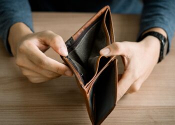 42% of Canadians say an sudden expense might derail their funds: RBC ballot