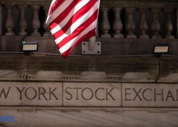 US shares: Tech selloff weighs down Wall Avenue as bond yields climb