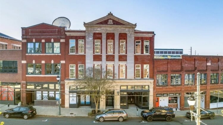 HGTV-Authorised Condominium Smashes Asheville Sale File