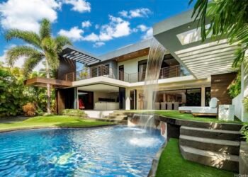 Shopping for A Mansion In Paradise May Be Backwards