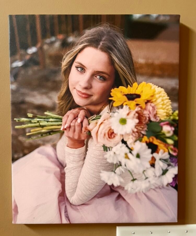 *HOT* Canvas Picture Prints Offers: 8×8 for $8.55 shipped, plus extra!