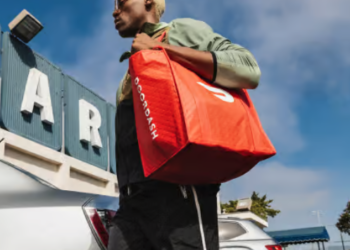 Faculty College students get a FREE 1-Yr DoorDash DashPass Membership