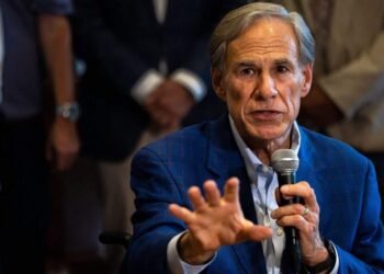 Texas Governor Orders Faculties To Develop Three-Yr Bachelor’s Levels