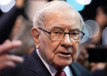 Berkshire breaks 14-quarter promoting streak with $23.5B of inventory buys — $10B went to 1 firm at a non-public worth