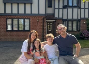 Couple raffle dwelling in England to journey the world with their youngsters