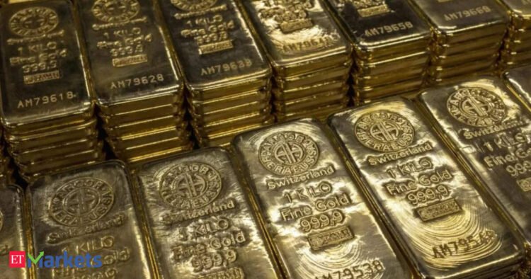 Gold tumbles 4% to seven-week low as oil, greenback and yields climb