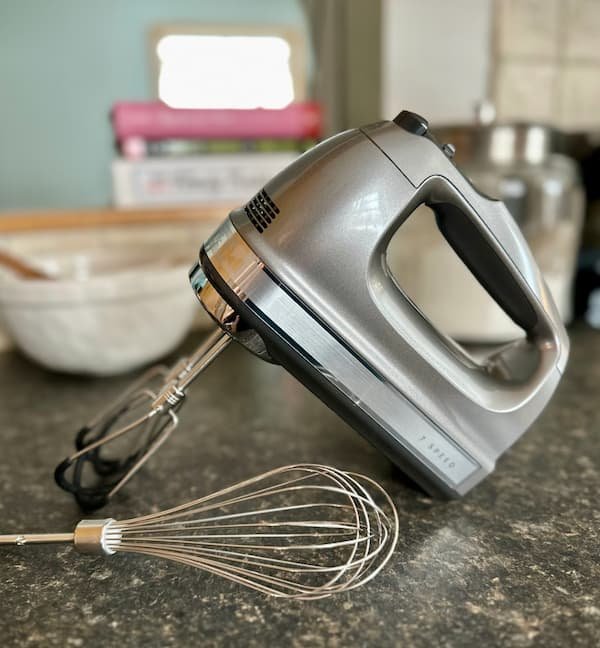 *HOT* KitchenAid 7-Pace Digital Hand Mixer with Flex-Edge Beaters solely $39.98 shipped (Reg. $125!)