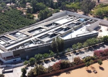 Knowledge facilities building will resume beneath strict situations