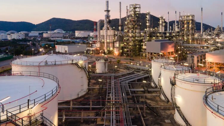 Oil costs tick up as battle widens, disruptions develop in Center East