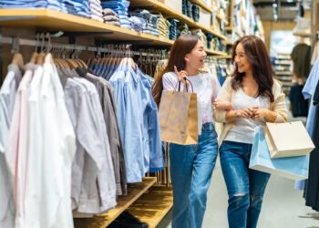 80-year-old low cost style chain closing 120 shops