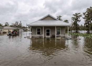 Flood insurance coverage is vanishing the place the water is rising quickest