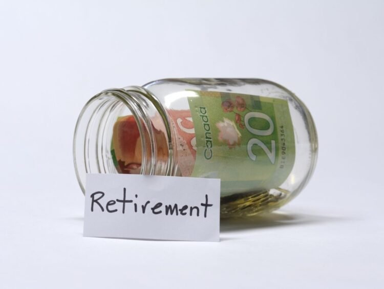 Ought to a divorced mom with little financial savings prioritize RRSPs over different financial savings methods?