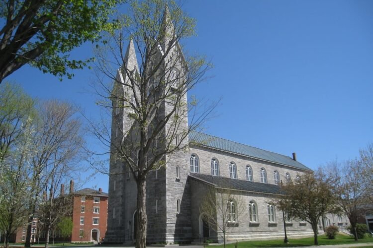 Bowdoin Faculty Endowment Returns 26%, Hits File $3.6 Billion in FY2026
