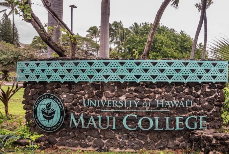 College Of Hawaiʻi Opens All 10 Campuses, Together with UH Mānoa, To Seniors With No Software