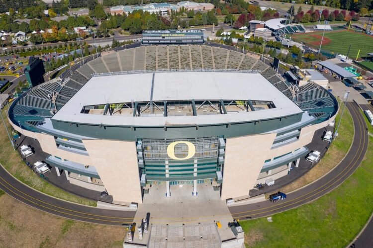 College Of Oregon Closes A Dorm As It Cuts $65 Million From Its Funds